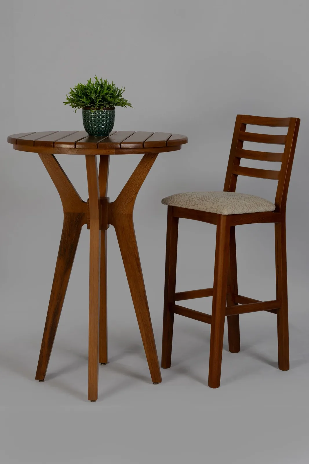 Mesa Bistrô 70cm Jardim Tampo Maciço Ripado Nobre